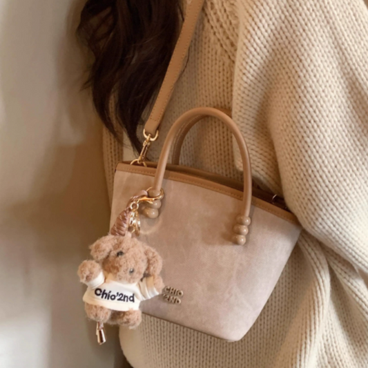 Túi Xách Nữ Kiểu Xô Da Lộn Phối Charm Gấu