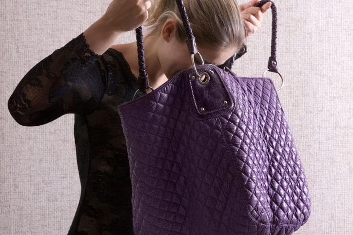 Bạn Có Biết Chính Xác Vị Trí Những Vật Dụng Trong Túi Của Mình?