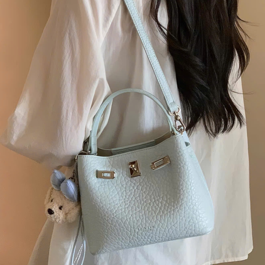 Túi Xách Nữ Da Hạt Khóa Gài Phối Charm Gấu