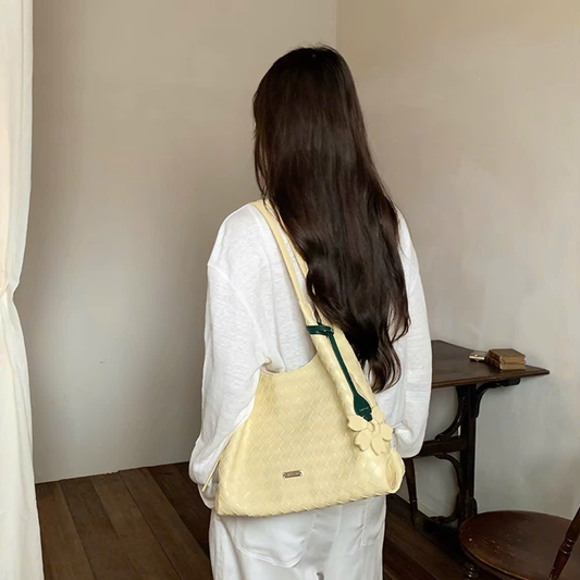 Túi Xách Nữ Da Kiểu Đan Ô Phối Charm Hoa